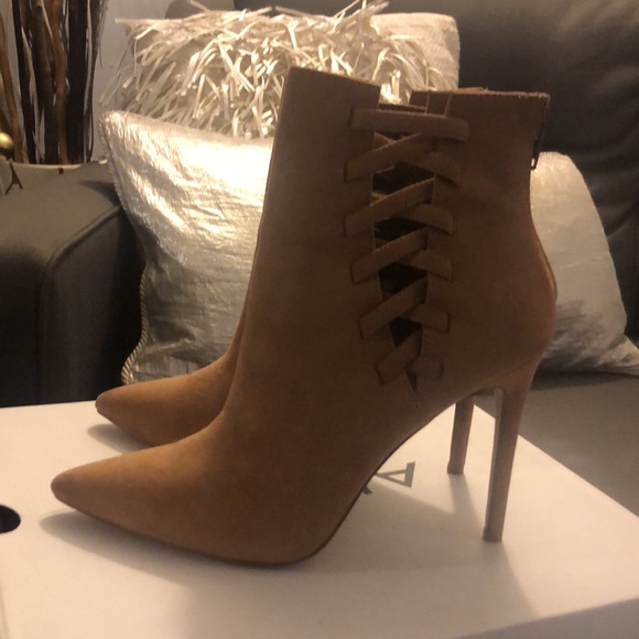 ALDO stiletto Booties (tan) size 8 women’s - Picture 3 of 10